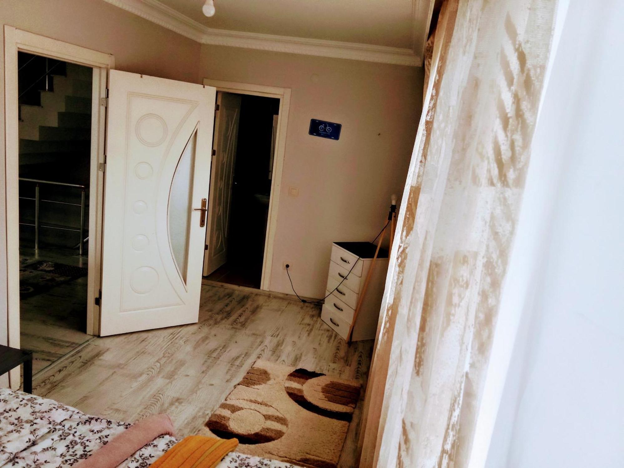 Ahmet Teacher Hotel, 5 Minutes From The Airport Arnavutkoy Екстер'єр фото