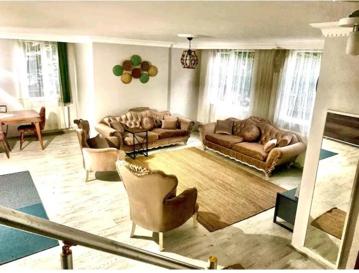 Ahmet Teacher Hotel, 5 Minutes From The Airport Arnavutkoy Екстер'єр фото