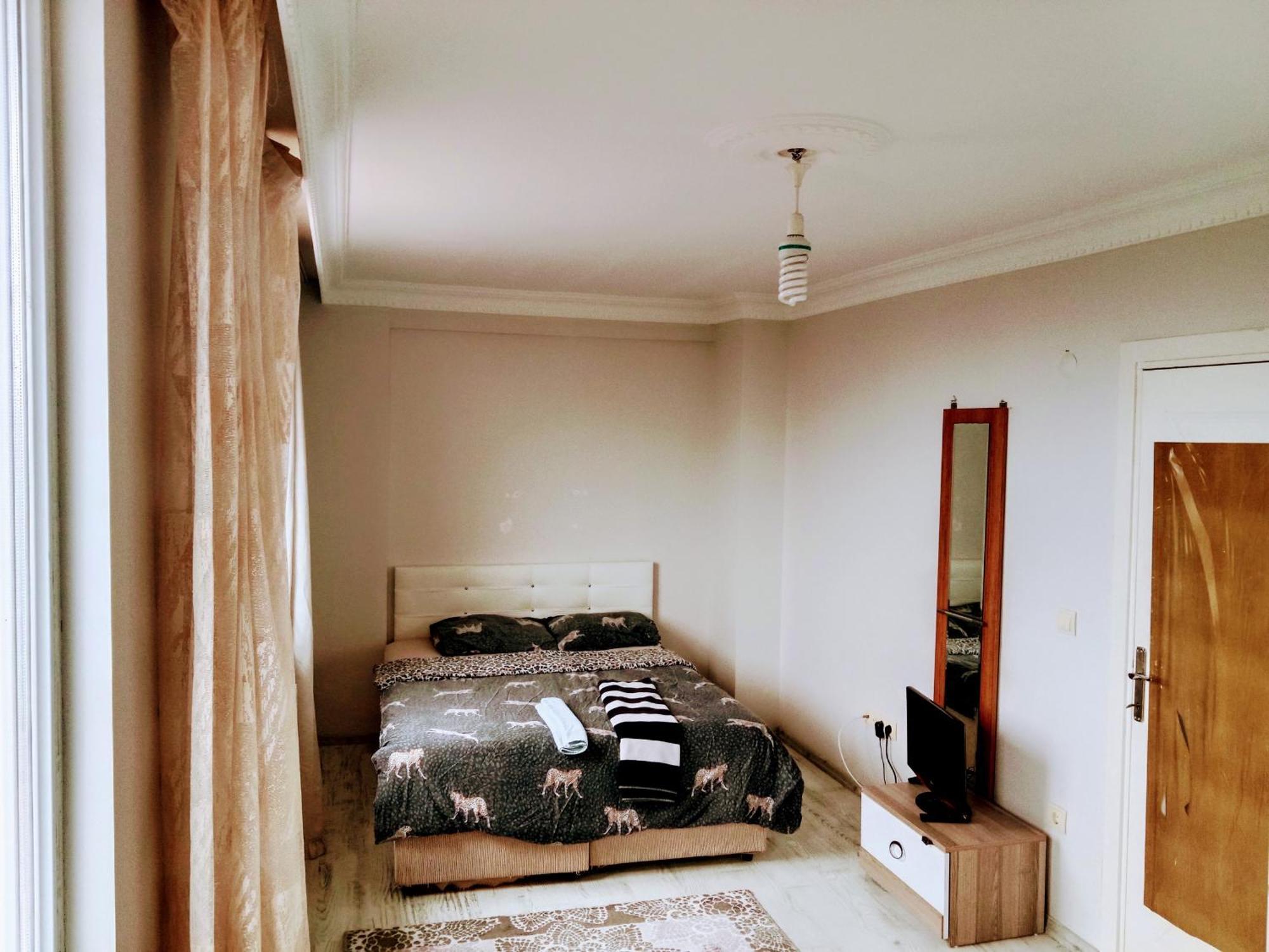 Ahmet Teacher Hotel, 5 Minutes From The Airport Arnavutkoy Екстер'єр фото