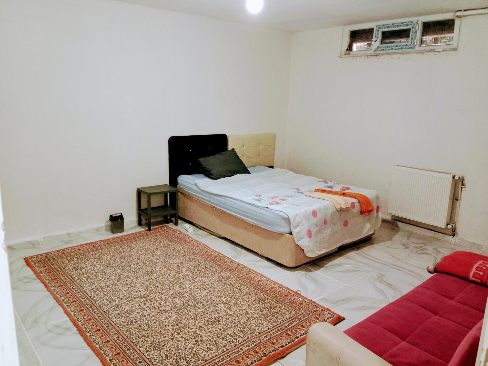 Ahmet Teacher Hotel, 5 Minutes From The Airport Arnavutkoy Екстер'єр фото
