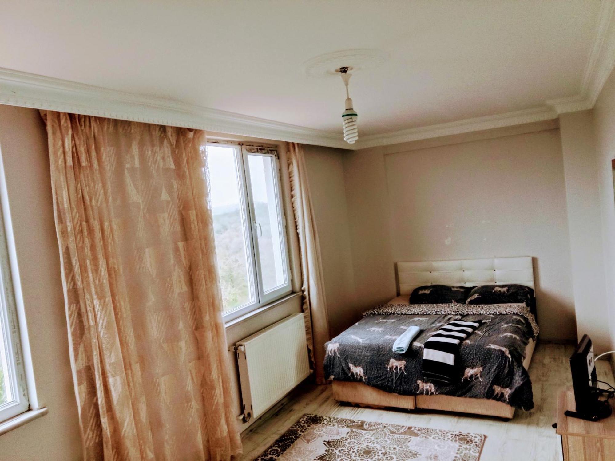 Ahmet Teacher Hotel, 5 Minutes From The Airport Arnavutkoy Екстер'єр фото