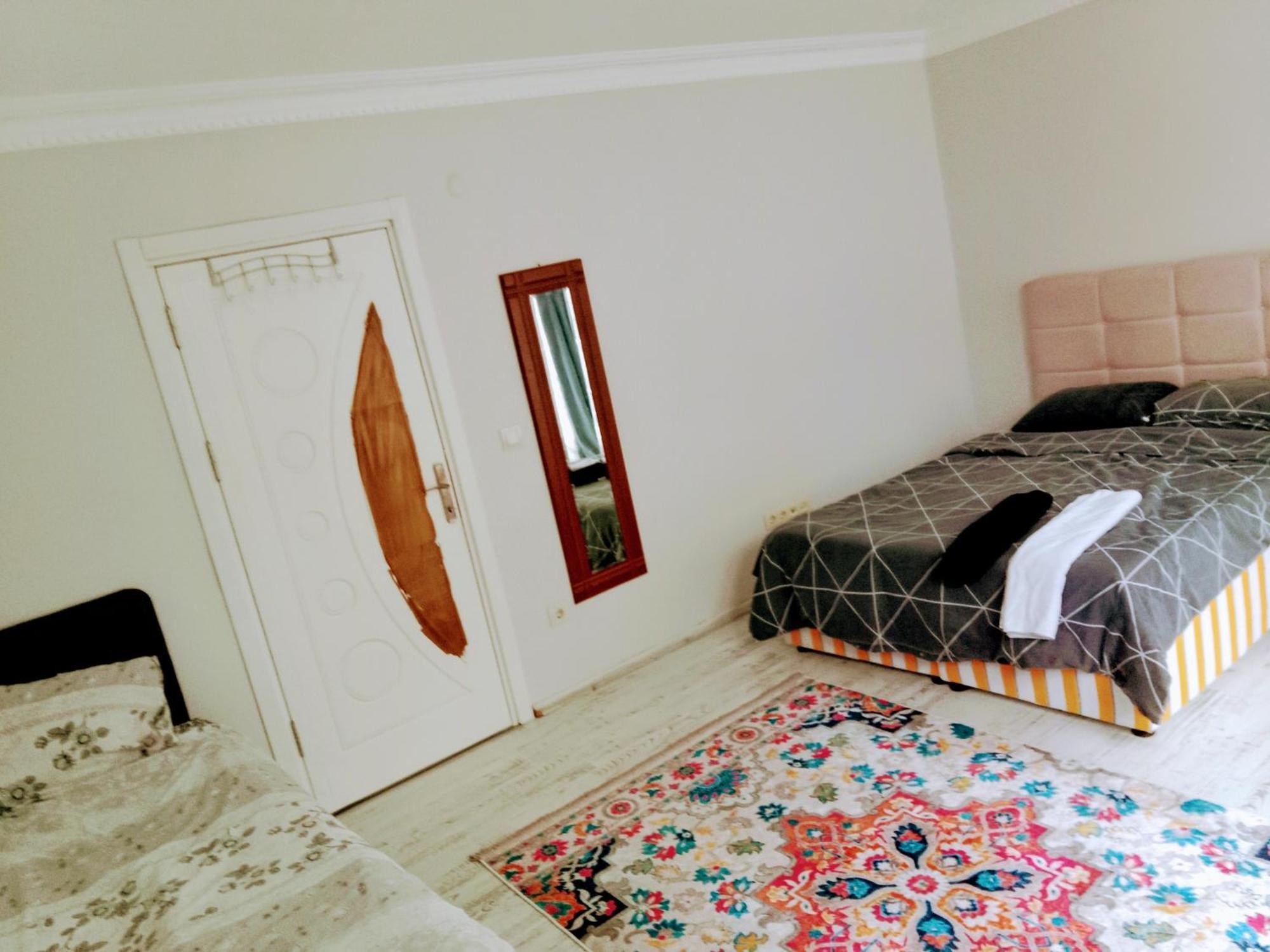 Ahmet Teacher Hotel, 5 Minutes From The Airport Arnavutkoy Екстер'єр фото