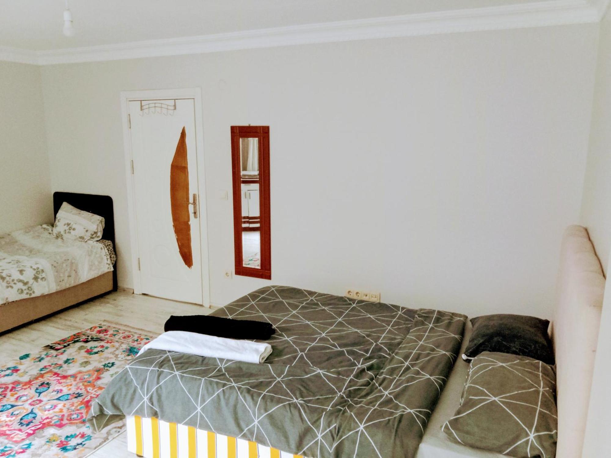 Ahmet Teacher Hotel, 5 Minutes From The Airport Arnavutkoy Екстер'єр фото